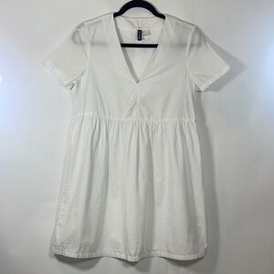 𝅺DIVIDED By H&M Pure White V-neck MIDI Dress Women’s Small